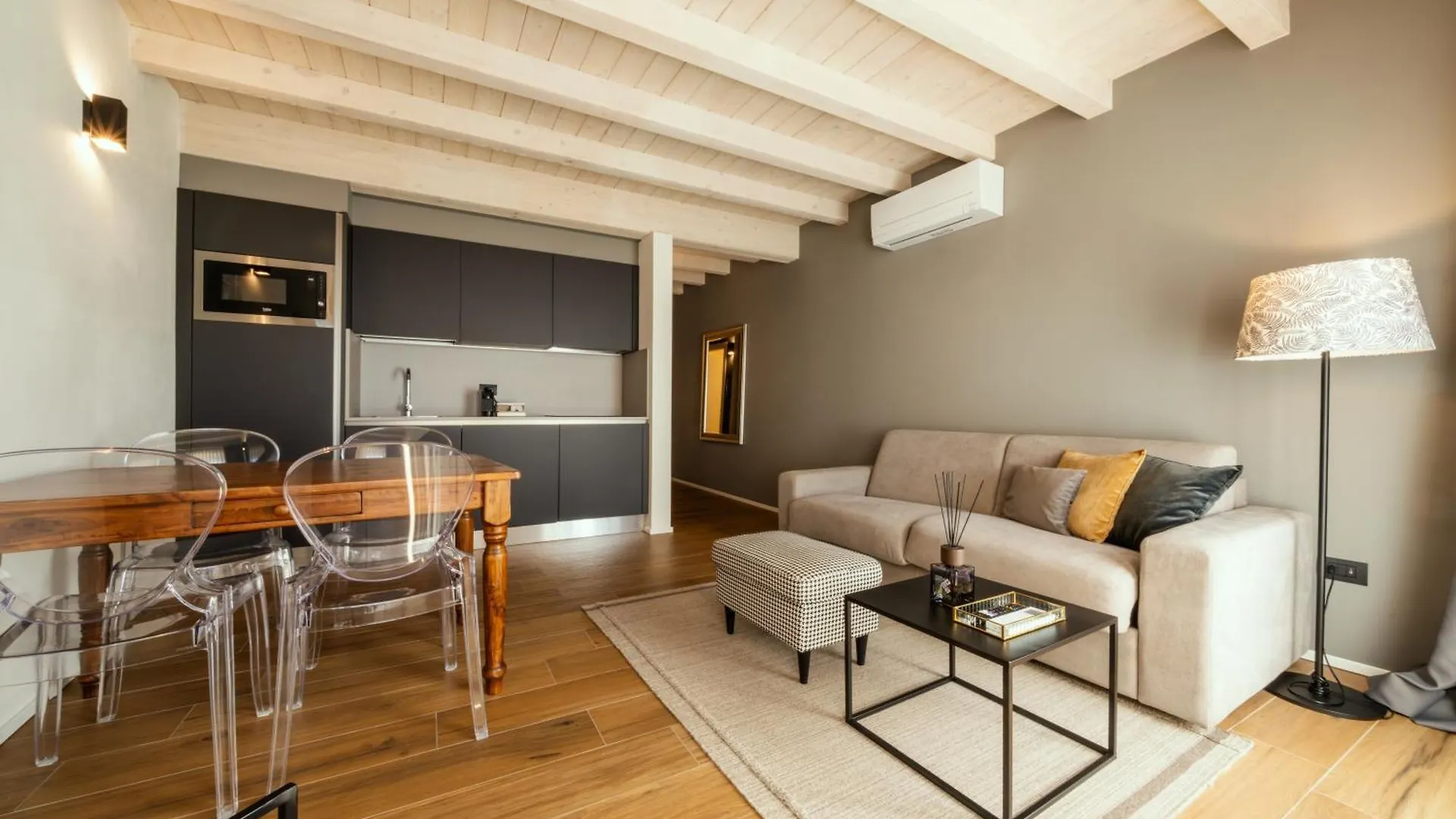 Il Vicolo Suite Apartments - Il Corso Tignale 0*,  Italien